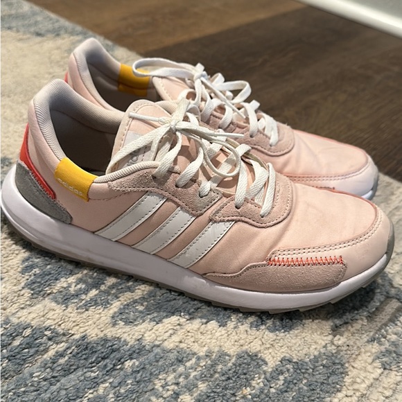 adidas Shoes - Women’s ADIDAS Sneaker